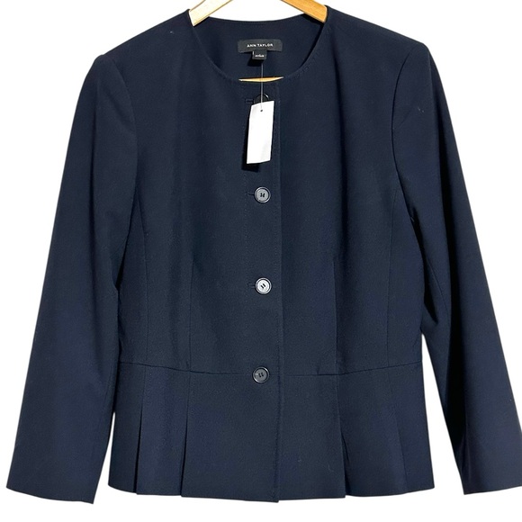 Ann Taylor NWT The Pleated Crewneck Navy Buttoned Jacket in Seasonal Stretch - Picture 3 of 12
